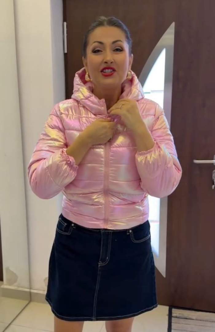 Gabriela Cristea îmbrăcată cu geaca fiicei sale