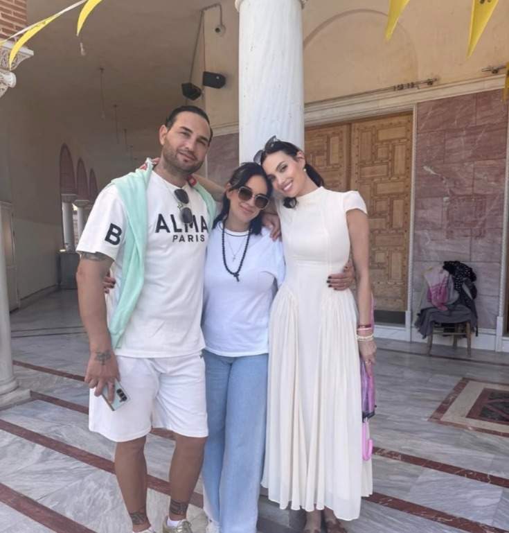 Alina Pușcău, alături de fratele și sora ei