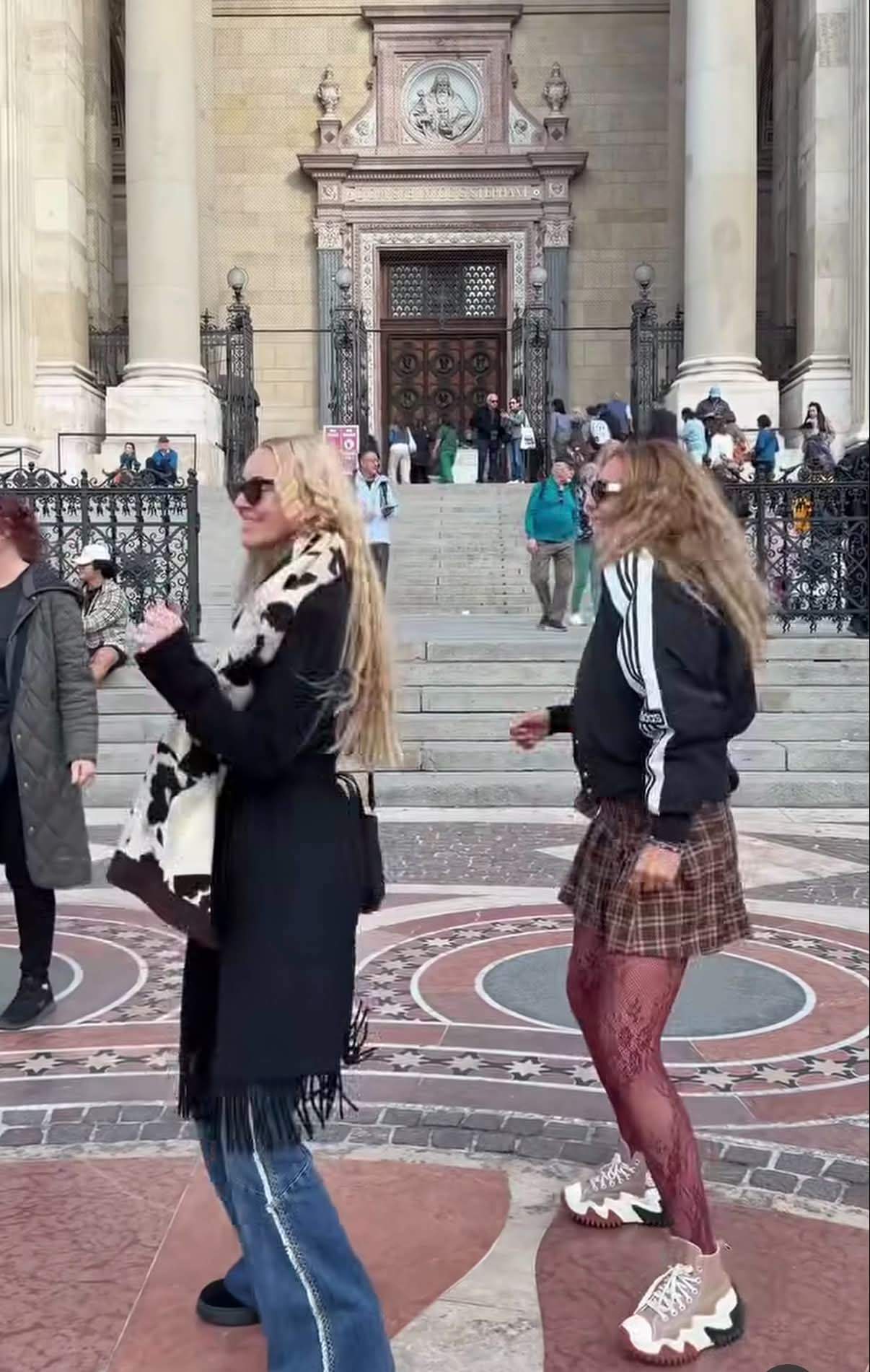 Imagini rare cu Eliza Natanticu de la Power Couple și sora ei. Mesajul transmis cu ocazia aniversării