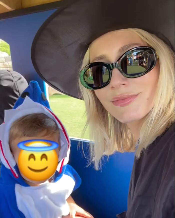 Influencerița și copilul ei
