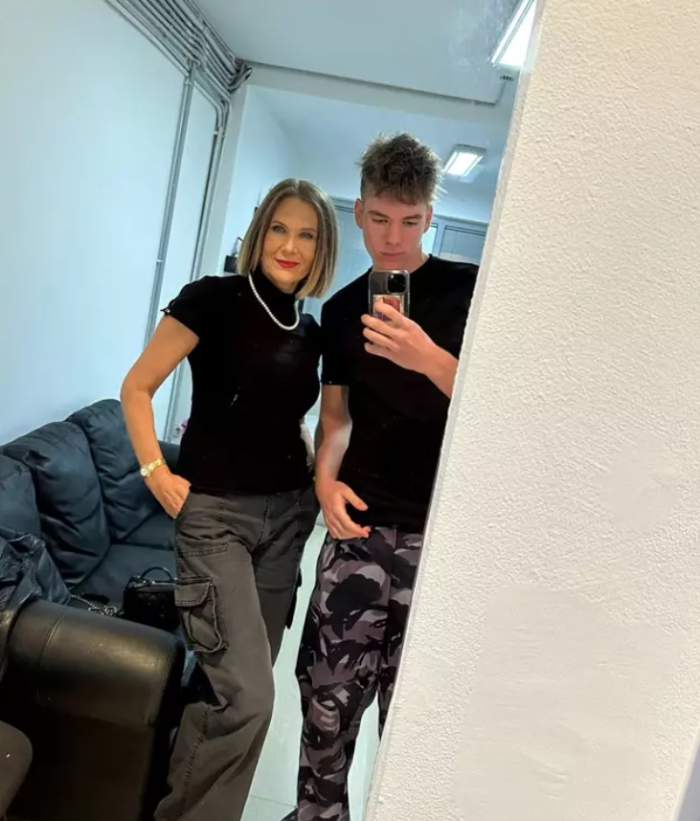 romanita iovan selfie cu fiul ei