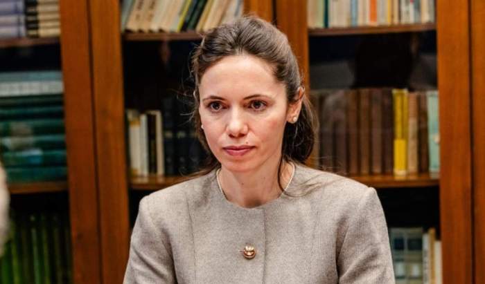 Mirabela Grădinaru, elegantă