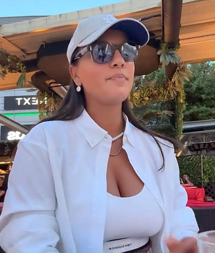 Cum a rămas Raluca Preda în aeroport. Avionul cu care prezentatoarea trebuia să zboare a fost anulat chiar înainte de îmbarcare