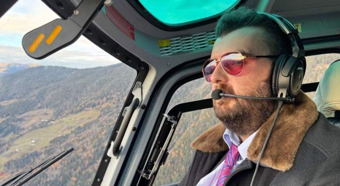 Victor Micula, în elicopter