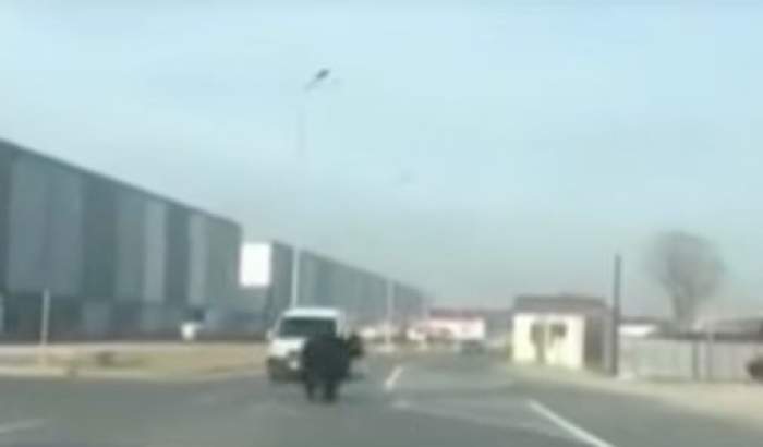 Momente de groază în Covasna! O mamă a fost atacată de urs în timp ce-și ducea copilul la școală