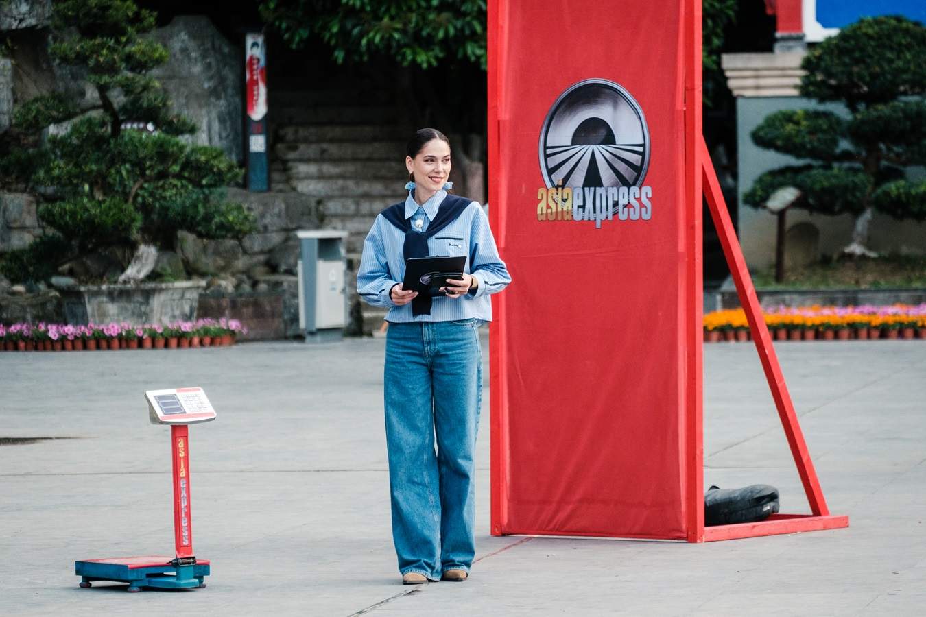 Raluca Bădulescu intră în competiția Asia Express – Drumul Mătăsii! Surpriză de proporții pentru Maurice Munteanu și Connie Preda, diseară, de la 20:00, la Antena 1