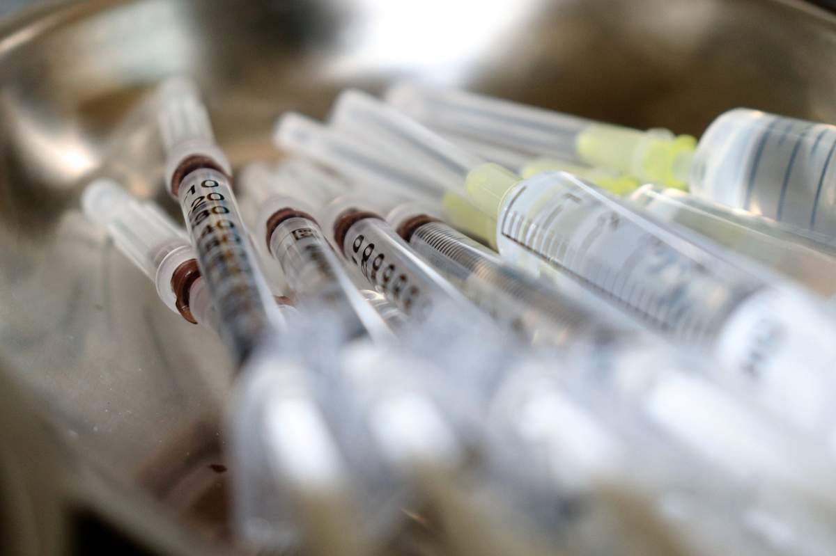 Cine poate face gratuit vaccinul antigripal în 2026. Lista persoanelor care beneficiază de compensare 100%