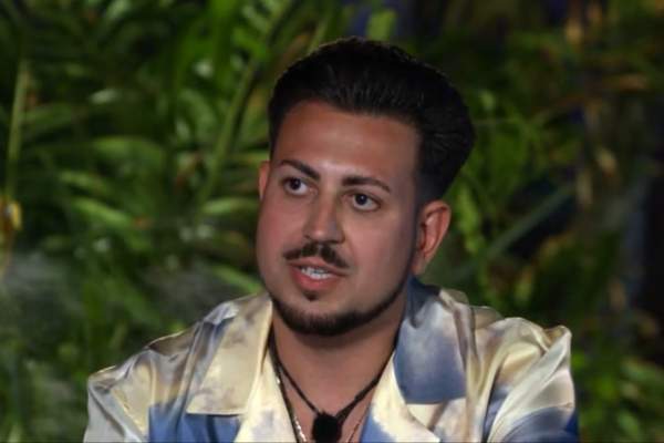 Prințul Marco la bonfire