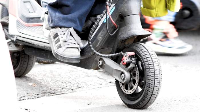 24 de morți în 18 luni și sute de copii internați după accidente cu trotinete electrice. Campania Trotinete fără(de)lege debutează diseară, la 19:19, la Observator