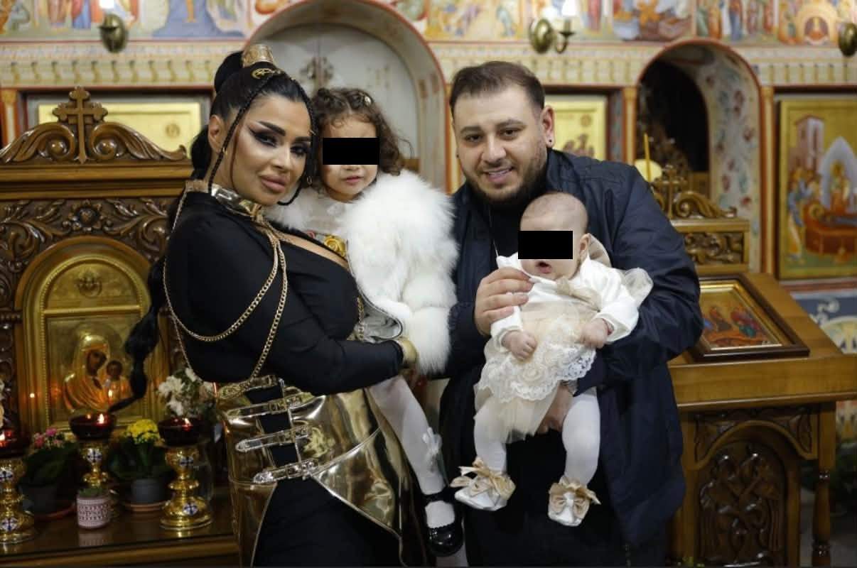 Raluca Drăgoi și-a botezat fetița. Ce ținută a purtat cântăreața