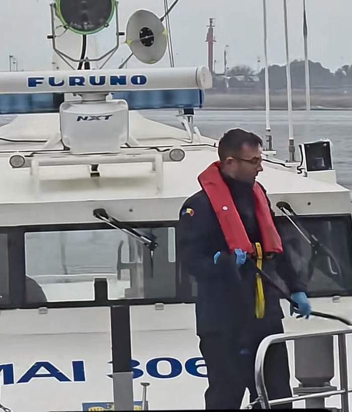 Marinarul mort în urma incidentului din  Marea Neagră a fost adus la mal de Garda de Coastă. Trei membri ai echipajului sunt dați dispăruți