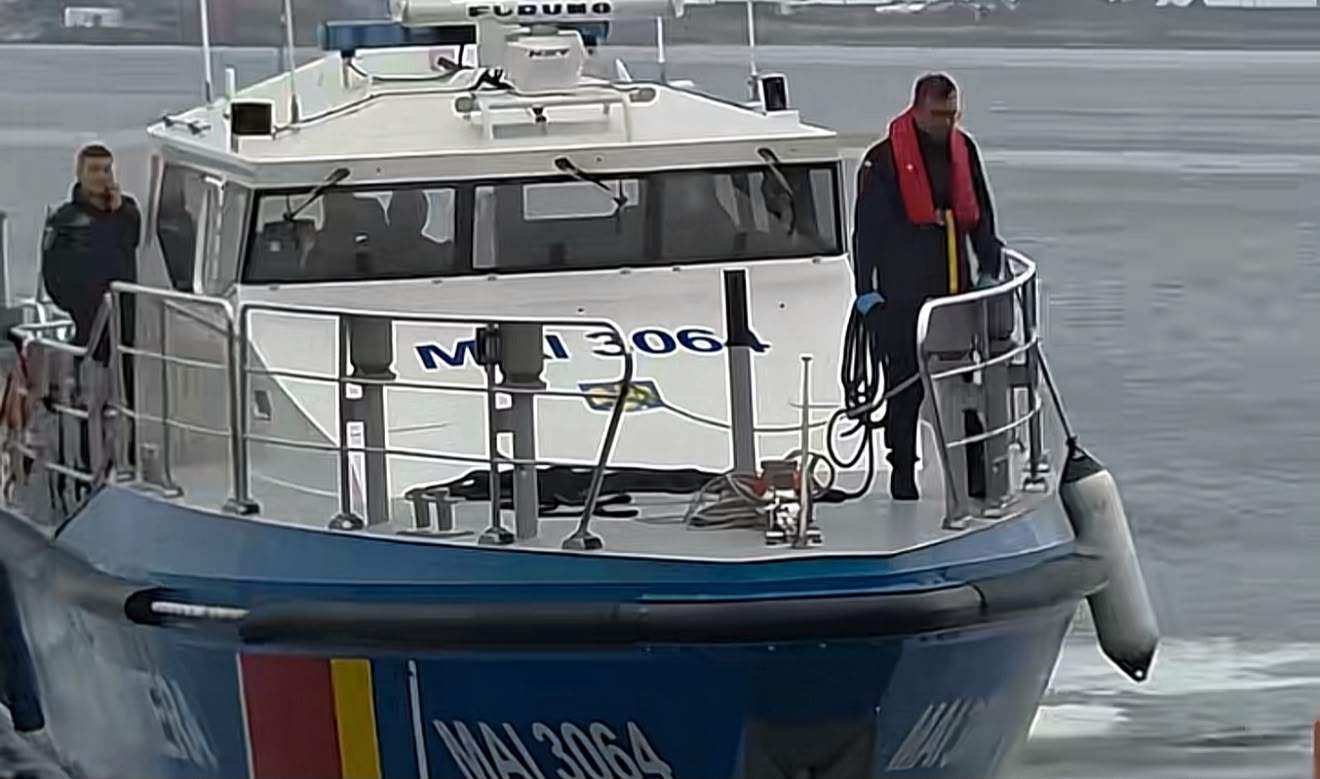 Garda de Coastă aduce marinarul mort la mal