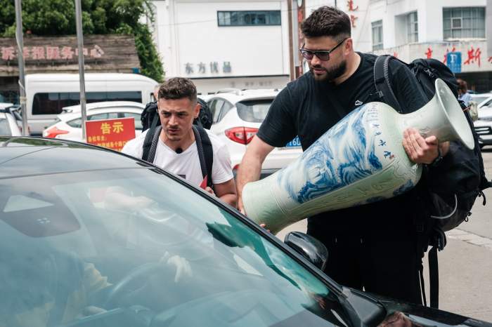 Cioburi, nervi întinși la maximum și sute de vase de porțelan de transportat diseară, la Asia Express