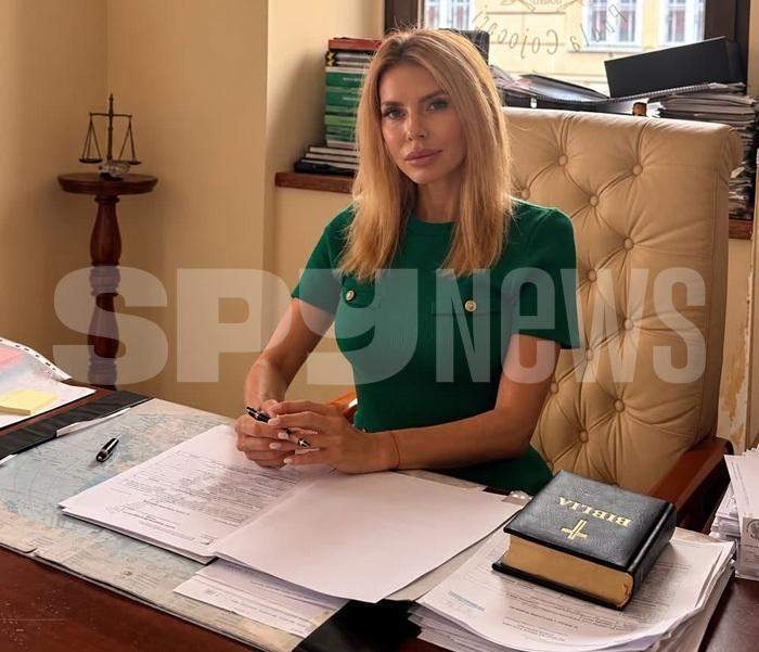 paula cojocari in birou