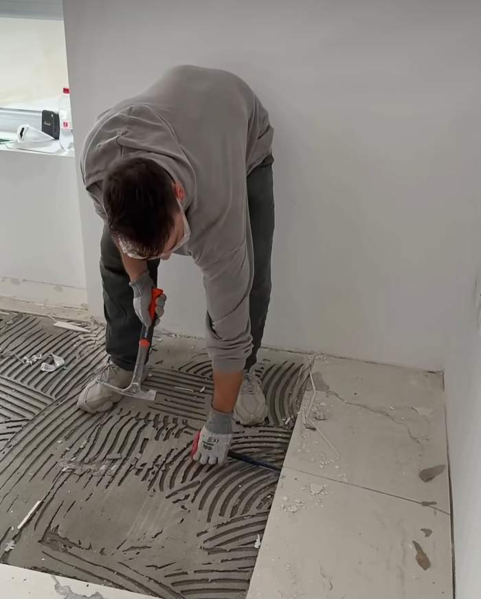 Oana și Vlad Gherman au început renovarea noului apartament! Ce au găsit zidit în perete