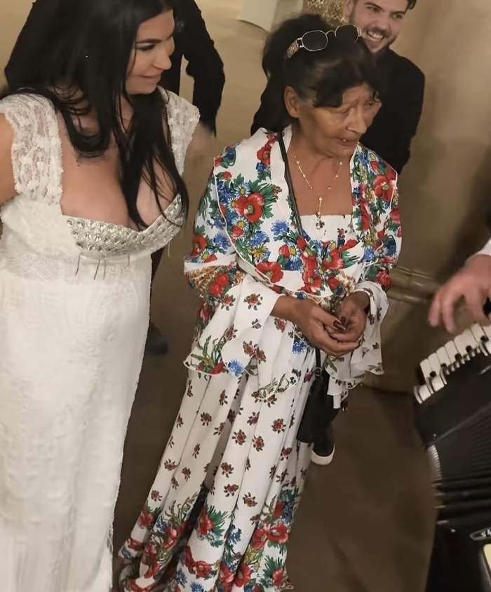 Ramona de la Clejani a cântat alături de mama ei la propria nuntă! Ce s-a întâmplat cu tortul mirilor