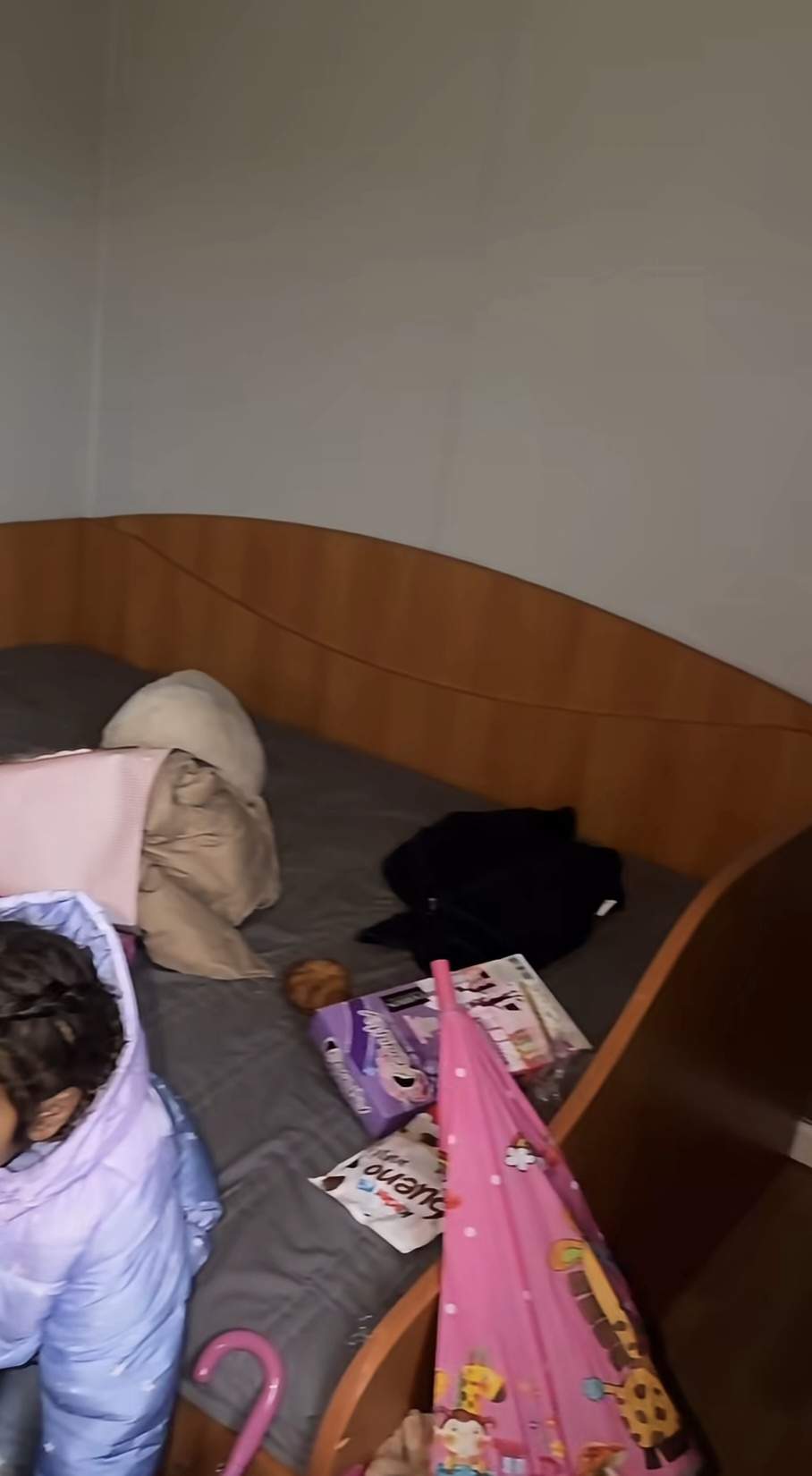 Tzancă Uraganu a cumpărat o casă pentru o familie cu mulți copii. Cum a reacționat mama acestora