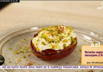 Nectarine coapte cu mascarpone, miere şi fistic. Cum se prepară acest desert
