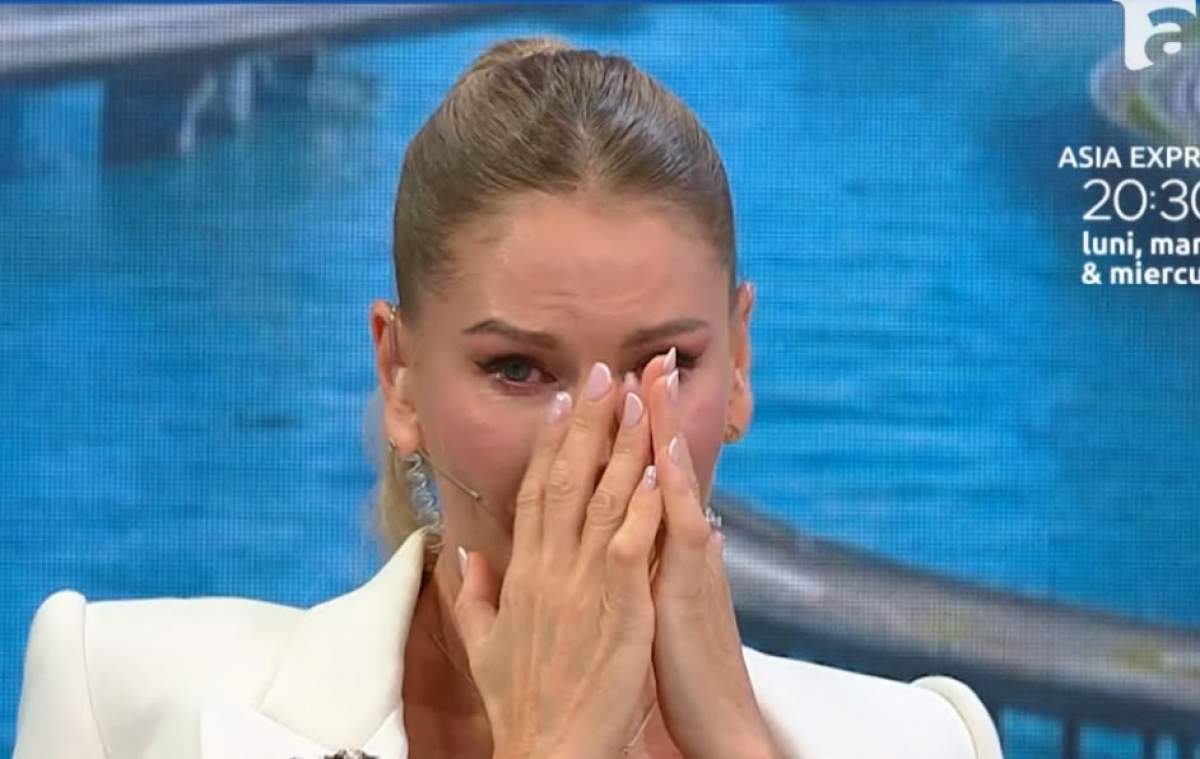 Andreea Bănică plânge