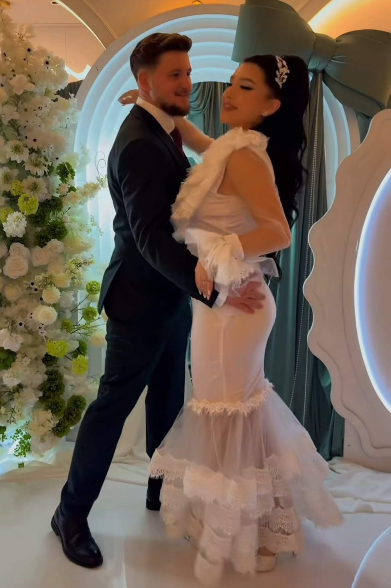 Fosta iubită a lui Teo Costache de la Insula Iubirii s-a căsătorit! Primele imagini cu graviduța în rochie de mireasă