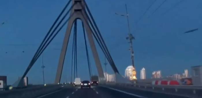 Explozie la Kiev în timpul vizitei cancelarului german Merz. Rusia ar fi atacat unul dintre podurile principale ale orașului