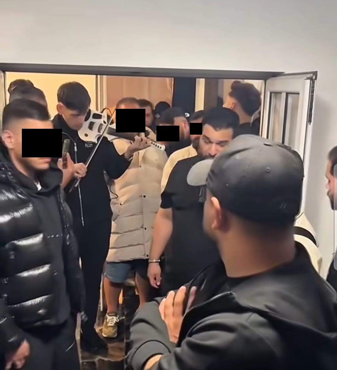 Imagini de la priveghiul Zenobiei Duduianu. Tzancă Uraganu a cântat | FOTO