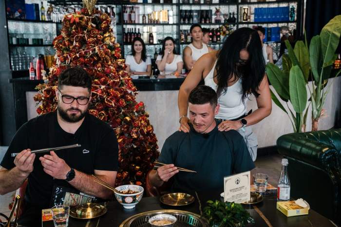 Diseară, lupta pentru Marea Imunitate ajunge în „Orașul 8D”! O zi nebună în Chongqing, la Asia Express, cu o cursă care arată ca o finală, de la 20.30, pe Antena 1 şi AntenaPLAY