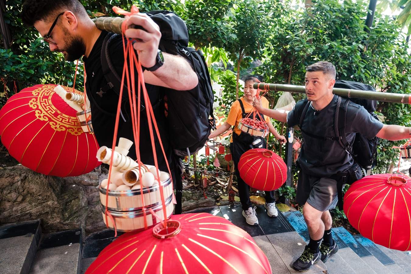 Diseară, lupta pentru Marea Imunitate ajunge în „Orașul 8D”! O zi nebună în Chongqing, la Asia Express, cu o cursă care arată ca o finală, de la 20.30, pe Antena 1 şi AntenaPLAY
