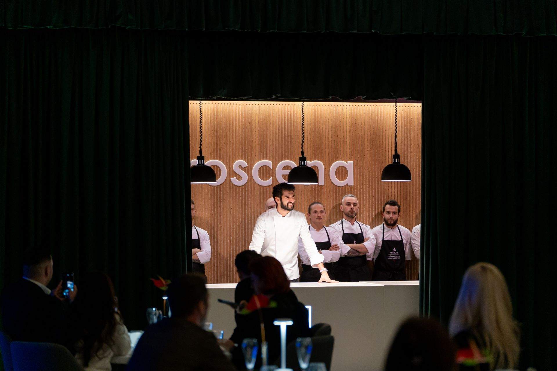 Chef Richard deschide porțile Retroscena la Domeniul Știrbey, între 6 și 15 noiembrie: rezervările pentru spectaculosul pop-up sunt disponibile de azi
