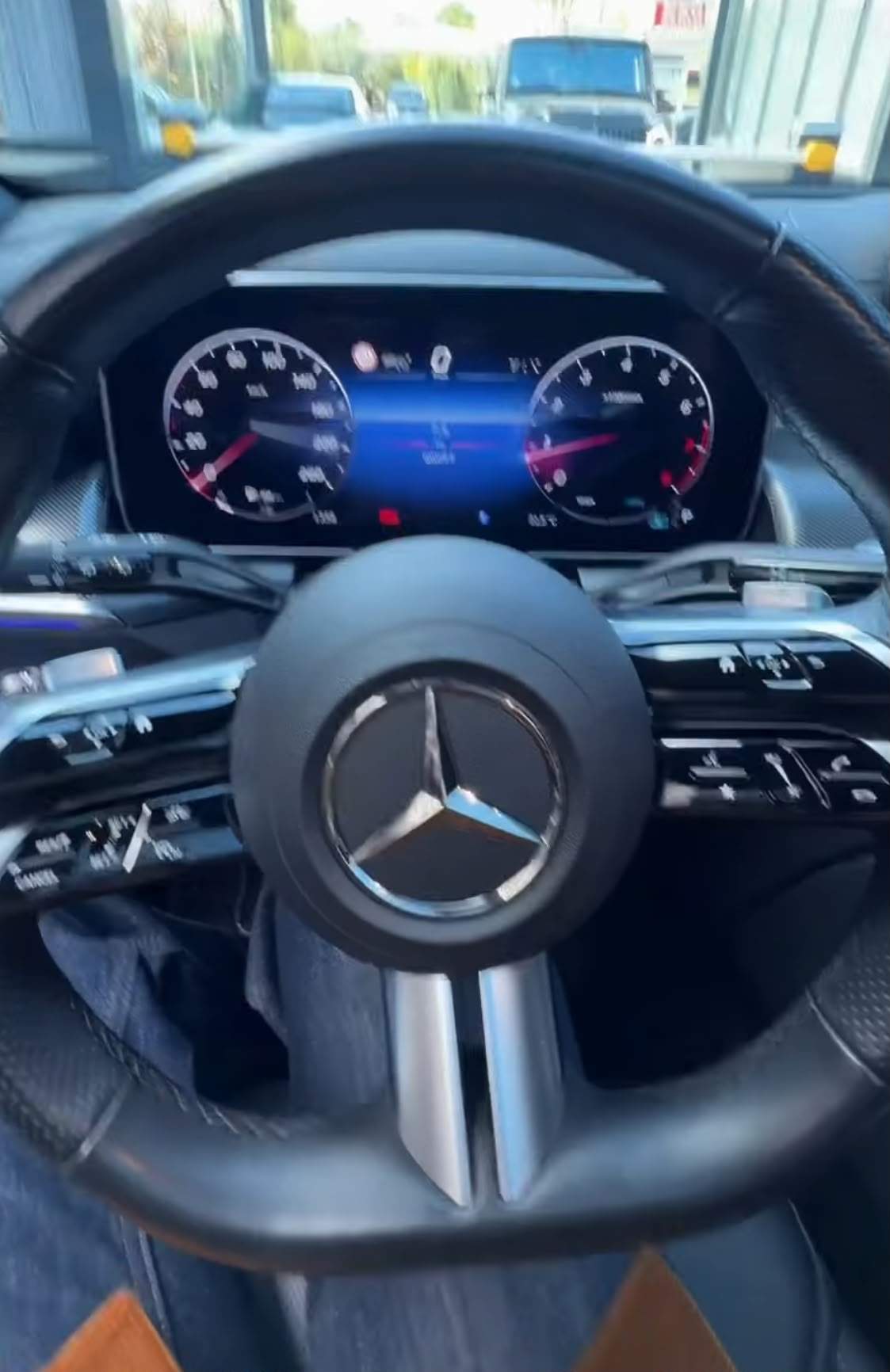 Cum arată mașina Andreei Popescu. Influencerița a scos din buzunar o sumă piperată pentru a-și achiziționa autoturismul