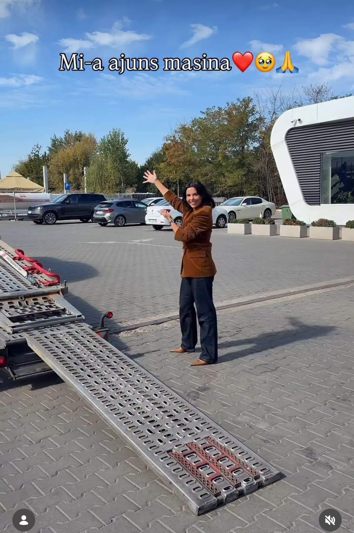 Cum arată mașina Andreei Popescu. Influencerița a scos din buzunar o sumă piperată pentru a-și achiziționa autoturismul