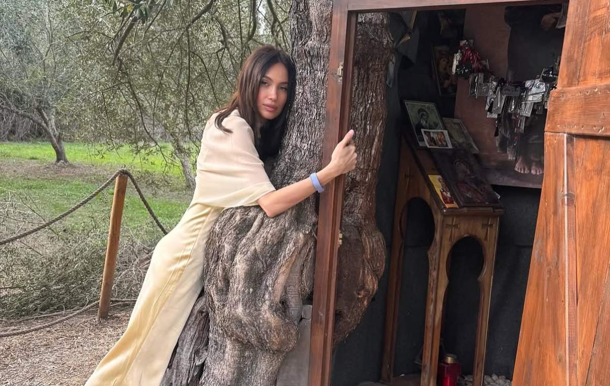 Alina Pușcău, într-un loc de rugăciune