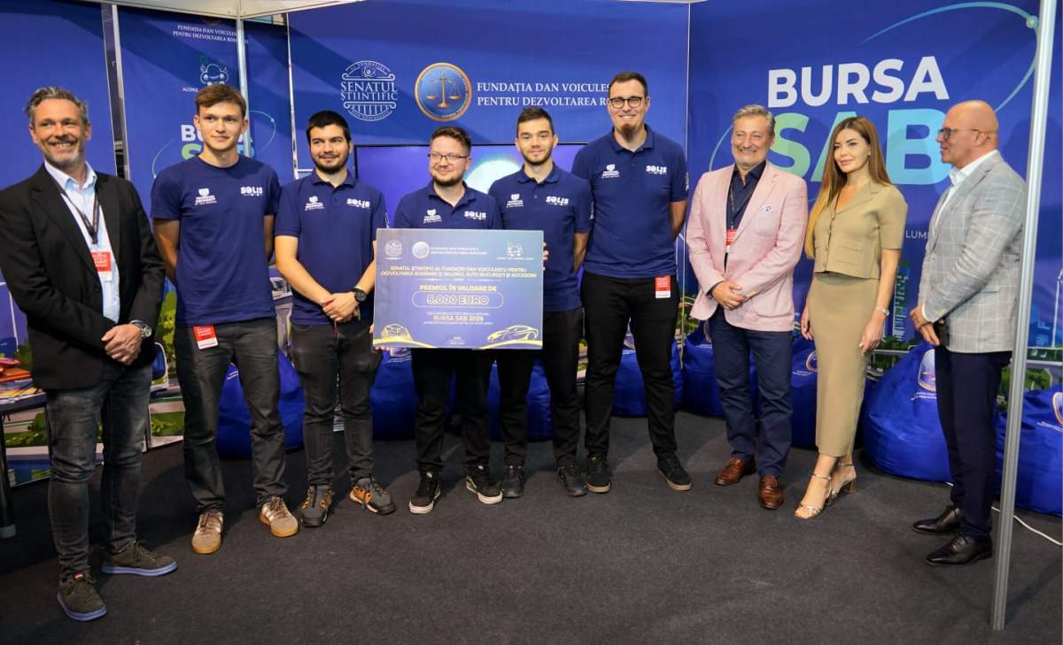 Bursa SAB 2026, câștigată de studenții care construiesc mașini solare. Hyperion a parcurs 2.700 km în Australia
