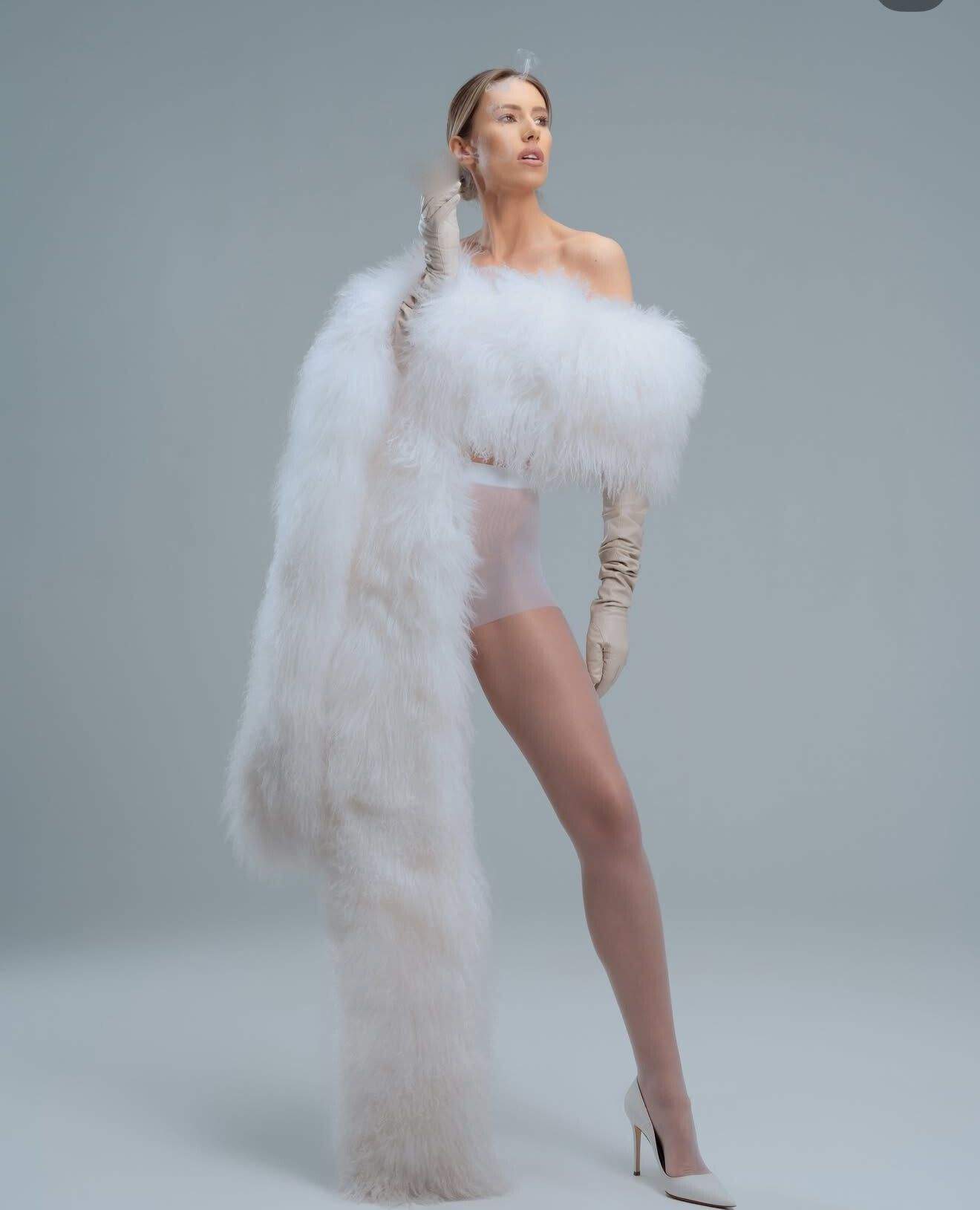 Gabriela Prisăcariu, ședință foto sexy