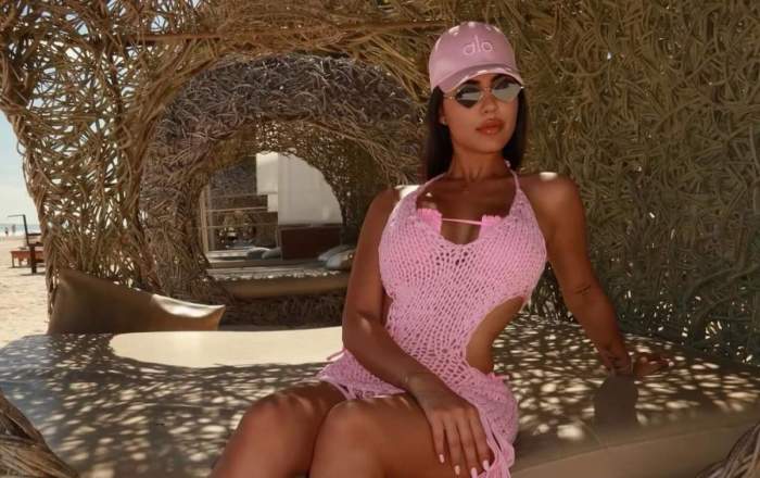 Vanessa, în costum de baie