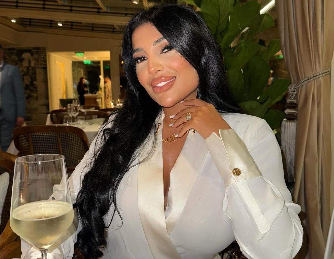 Alina Marymar, la un restaurant