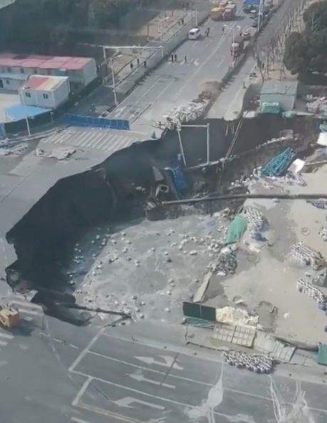 Groapa formată, văzută de sus