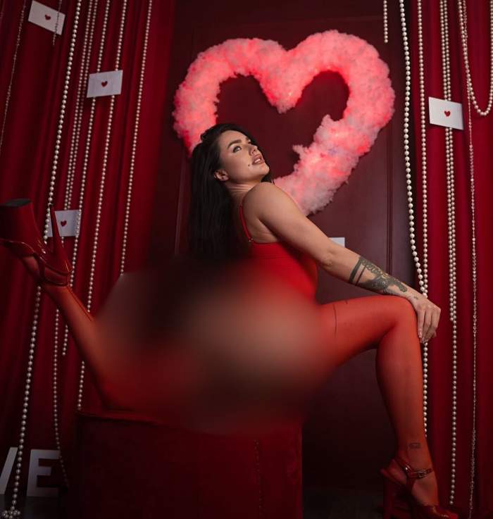 Cristina Scarlevschi, cu posteriorul la vedere