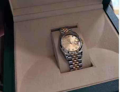 Ceasul oferit cadou de Dorian Popa