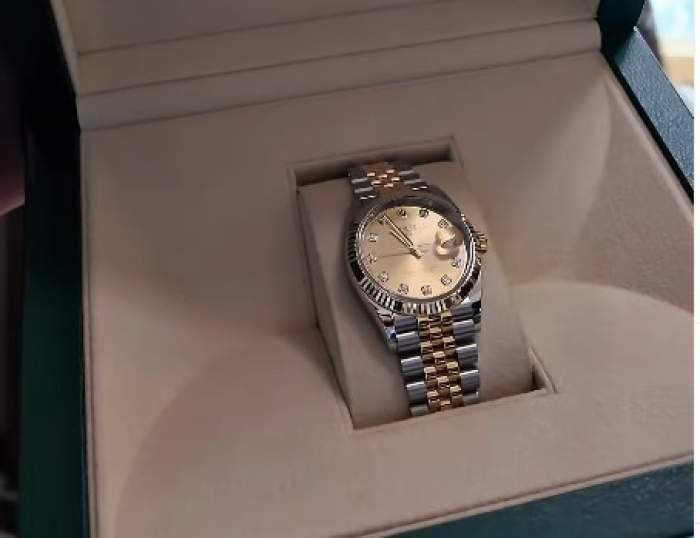 Ceasul oferit cadou de Dorian Popa