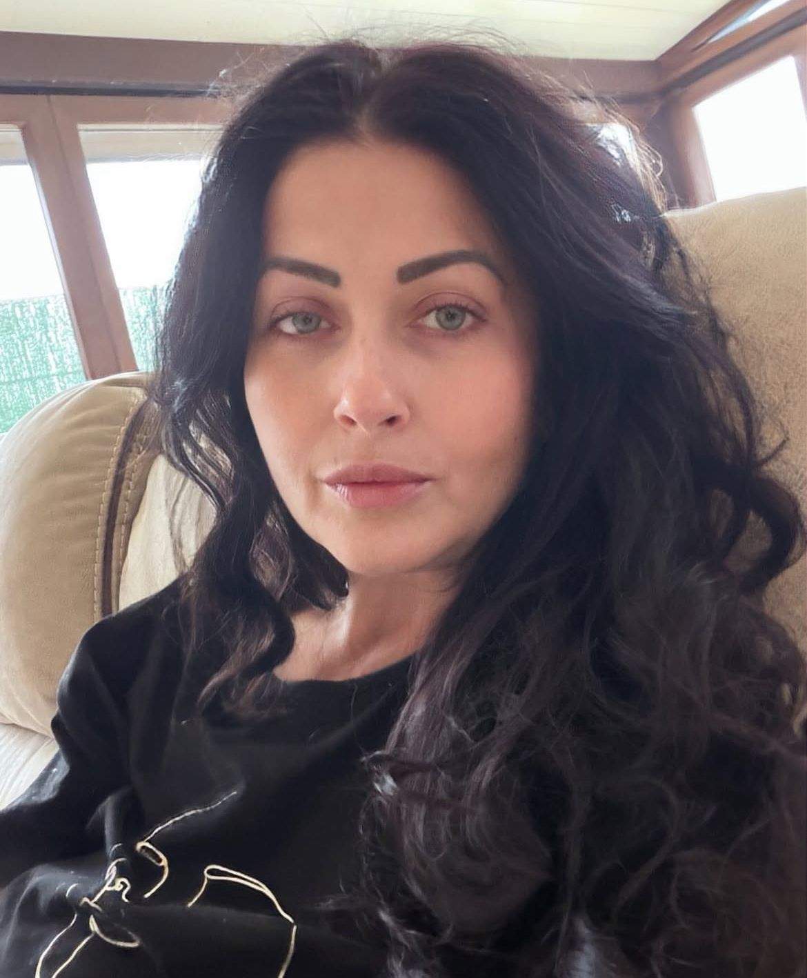 Gabriela Cristea, pe Instagram, naturală