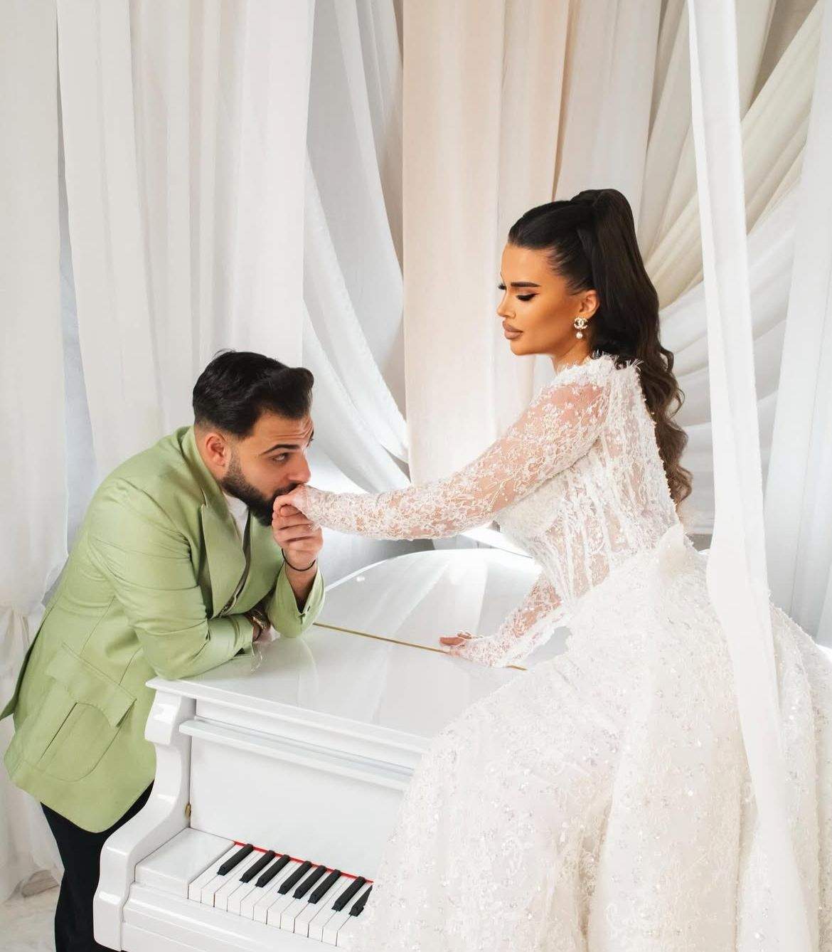 Andra Volos, alături de Lele, soțul ei