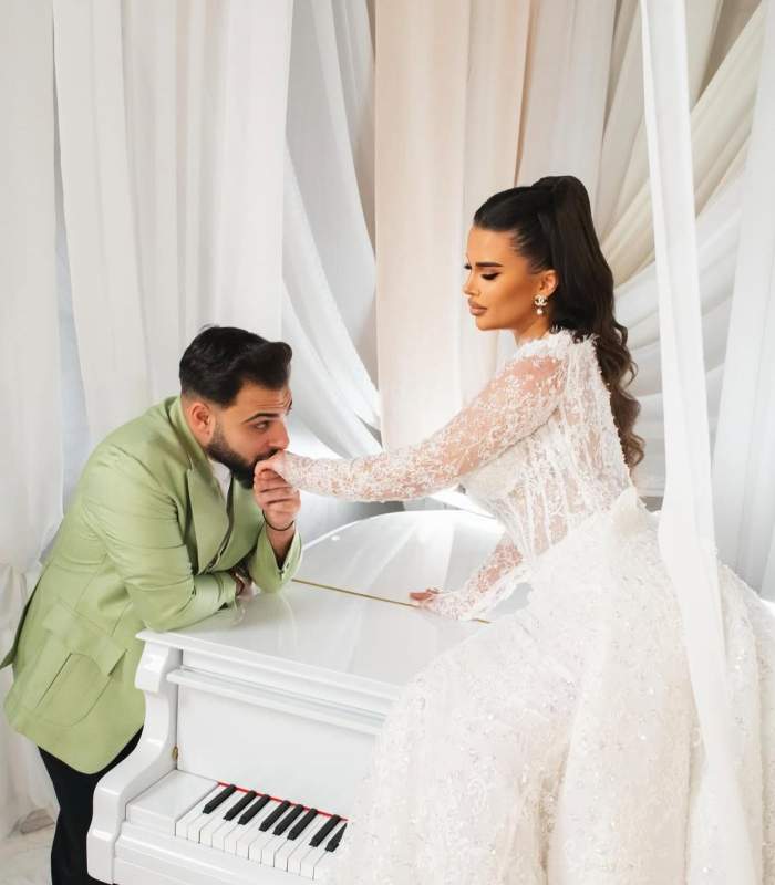 Andra Volos, alături de Lele, soțul ei