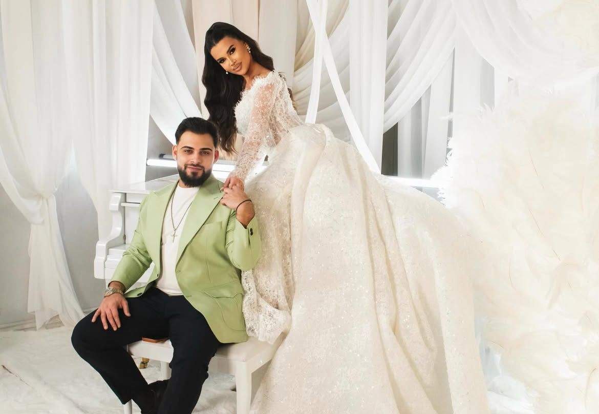 Andra Volos și Robert Lele, îmbrăcați elegant