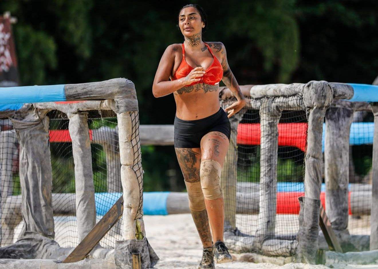 Naba Salem aleargă pe traseu