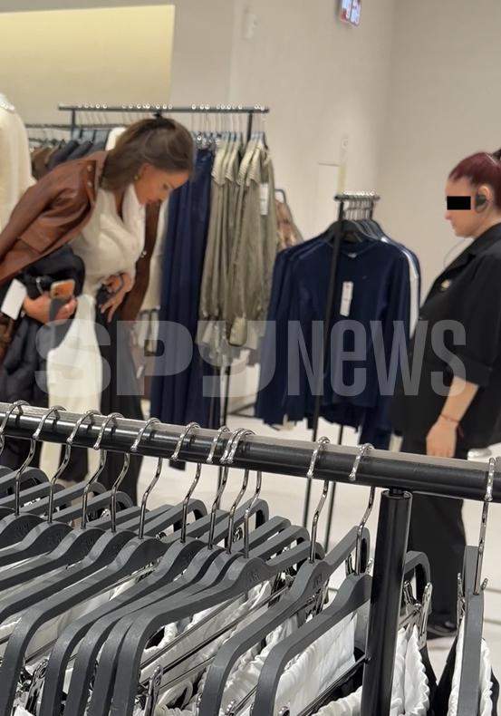 bianca dragusanu probeaza haine