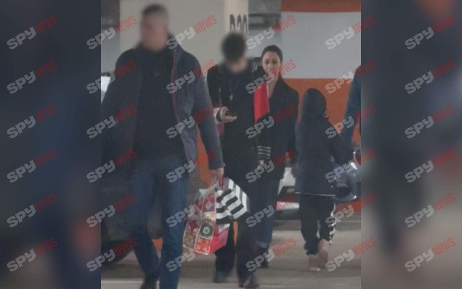 Andra Măruță, la cumpărături cu fiul ei! Detaliul care nu a trecut neobservat, după ce soțul ei, Cătălin Măruță, a rămas fără emisiune | VIDEO PAPARAZZI