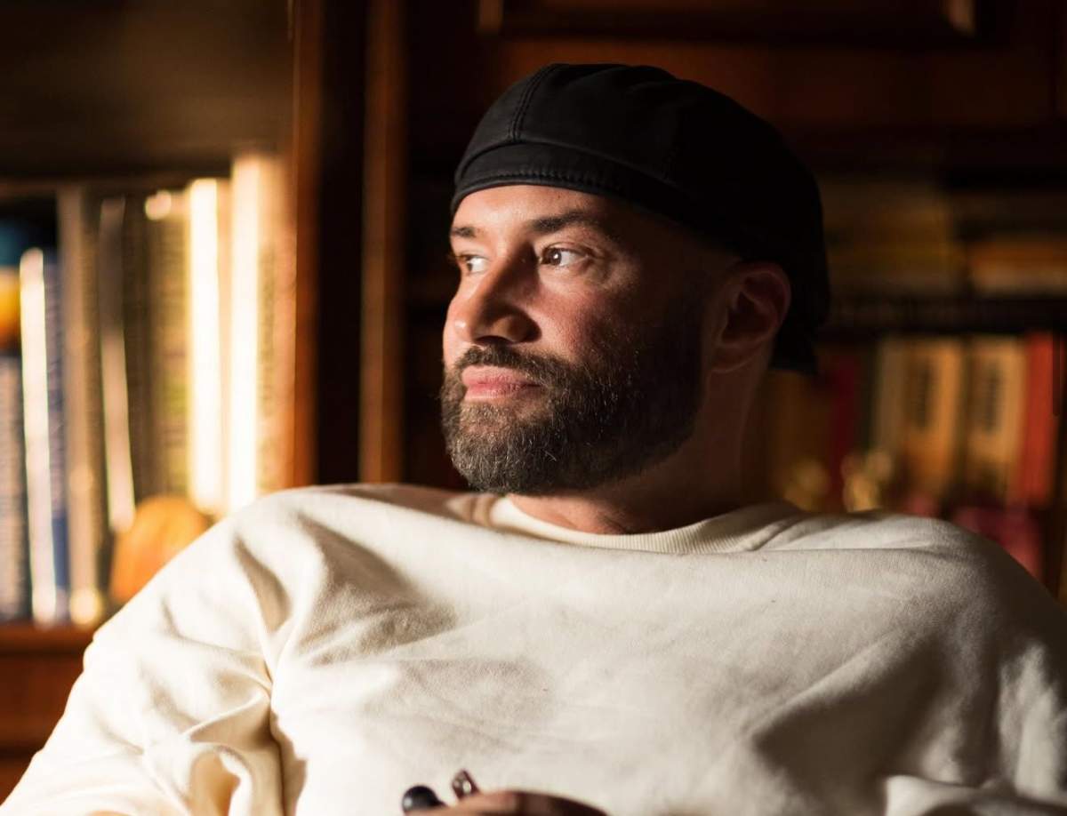 Mihai Bendeac, cu beretă pe cap