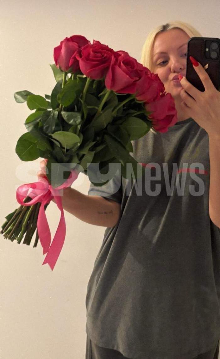 alexandra stan cu buchet de flori