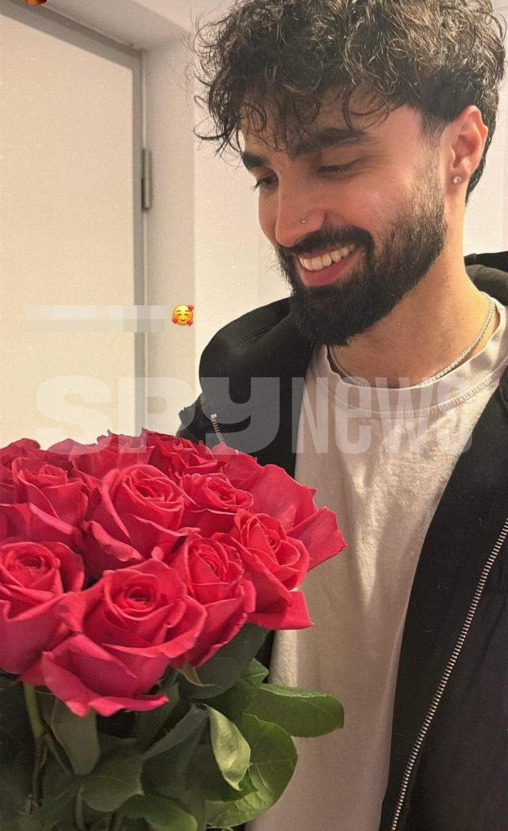 iubit alexandra stan cu flori